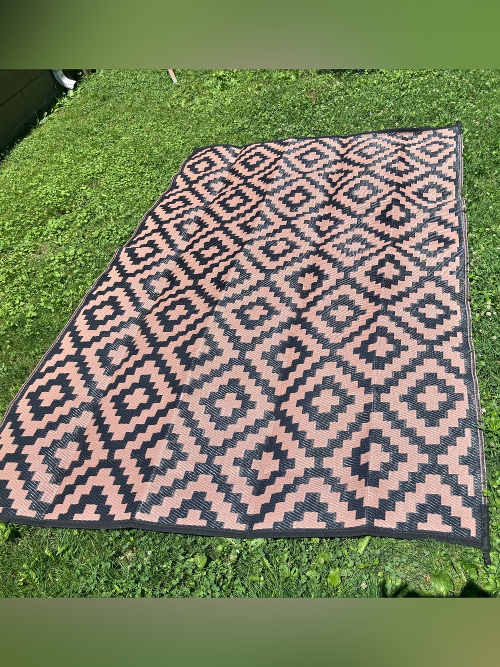RUSTIC FARMSTYLE Geometric Outdoor Rug in brown and Black, durablle.9by12 or 14)
